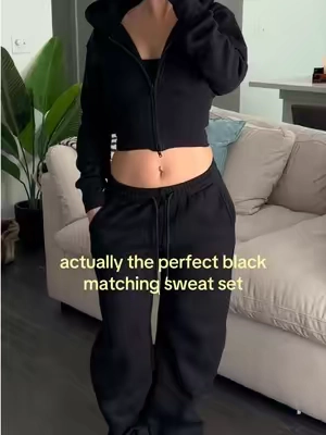 the perfect black matching sweat set does exist🖤 wearing size S hoodie & M sweatpants!  #matchingset #matchingsets #sweatset #sweatsets 