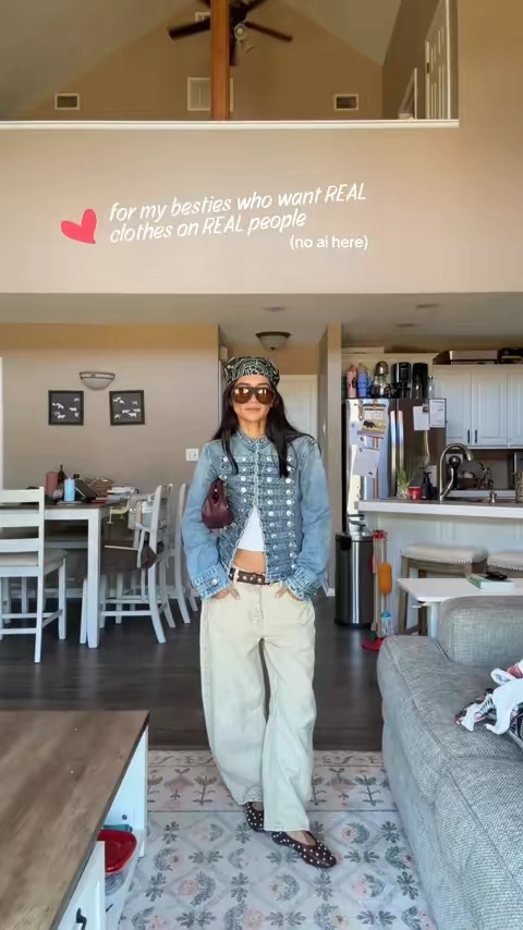 These are the jackets Yeezaa sent me, not an auto generated photo and this is the how they fit on a REAL person. Hope this helps my girls who want to see the real thing 🫶🏽🫶🏽