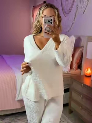 wearable blankies>>> #2pieceset #loungeset #loungewear #comfyoutfit #giftsforher 