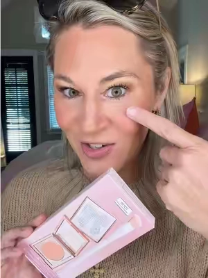 My favorite under eye corrector just dropped in the cutest holiday set ✨ Grab it before it’s gone! #tarte #tartecosmetics #undereyecorrector #tartebundle #tarteholidaysets 
