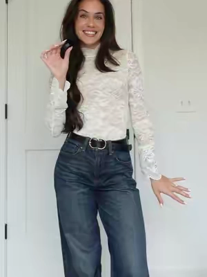 The perfect date night or going out top for fall!! I’m 5’4 wearing a size xxs✨ #cider #shopcider #lacetop #datenightoutfit #wardrobeessential 
