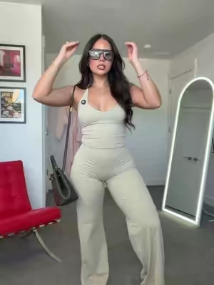 Such a  cute pair of sunglasses #tiktokshopcreatorpicks #sunglasses #cutesunnies 