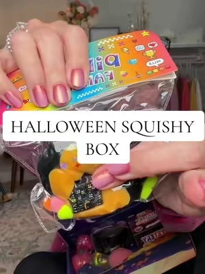 This 8 piece Halloween squishy set is going quick!  🎃👻 #halloweensquishies #halloweensquishyset #squishybox #boobasketstuffers #halloweentoys