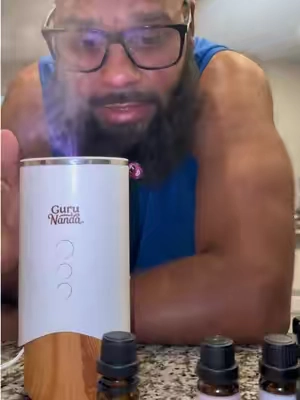 6 Essentials Oils are included with this set and they smell amazing…..@GuruNanda LLC @Puneet Nanda bridge the gap #g#gurunandad#diffuserd#diffuseroile#essentialoilessentialoils  