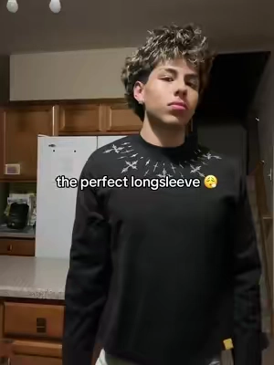 Im 5’9 wearing a Size Small #fyp #viral #fashion #black #longsleeve 