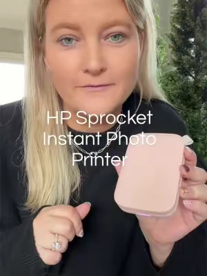 HP portable Sprocket printer is such a good idea for the teens and tweens who love their photo boards in their rooms! #hpsprocket #photoprinter #scrapbooking #bluetoothprinter #christmasgiftideas2026 