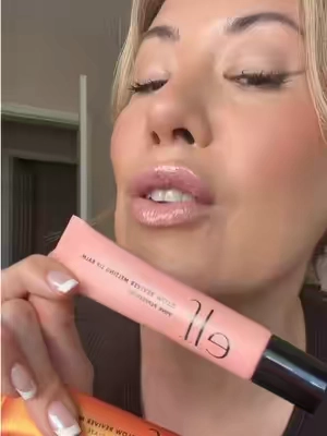 It’s my pink pumpkin dream here @e.l.f. Cosmetics #elfcosmetics #elfglowreviverlipbalm #holidaybeautydeals #eyeslipsface 
