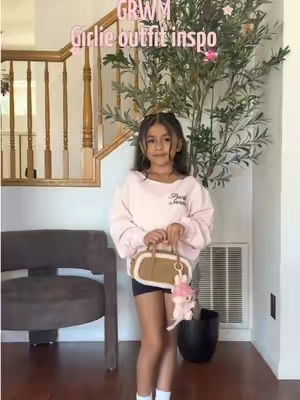 The cutest slip on ankle boots 💗🎀✨  #kidsfashion #kidsootd #fallfashiontrends #girlmom #tiktokshopcreatorpicks 