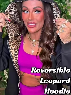 A reversible leopard print zip up hoodie?! 🐆🖤 Okayyy I’m OBSESSED 😍 #reversible #zipuphoodie #hoodie #leopardprint #zipup 