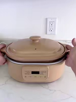Magnifique 8 in 1 multi cooker, programmable multi cooker, ceramic slow cooker, one pot meal cooker, multifunction kitchen appliance, family meal cooker #MultiCooker #SlowCooker #OnePotMeals #KitchenFinds #HomeCooking