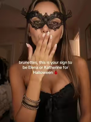 Elena or Katherine? You decide 🖤🩸 #elenagilbert #katherinepierce #thevampirediaries #halloweencostume #tvd