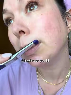 Ditch the expensive dermaplaning treatments AND for the love of God ditch the plastic dermaplanes if you are going to do it at home!!! #flamingo  #dermaplane  #dermaplaning  #facialhair #facialtreatment 