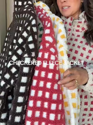 viral for a reason!! wearing my true size small and it’s the perfect amount of oversized 🤎 @Yeokou @yeokou_fashion  #ckeckeredfleece #fleecejacket #falljacket #winterjacket #womensjacket 