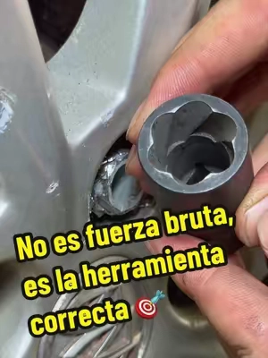 Una tuerca rebelde no te va a arruinar el día. Rosca inversa, sin necesidad de ir al taller. Oxidadas, atascadas… no hay problema. Trabaja de forma más inteligente, no más dura. Ahorra tiempo y evítate reparaciones caras. #ReverseThreadSocket #LugNutRemoval #ImpactToolUpgrade #MechanicLife #DIYCarRepair