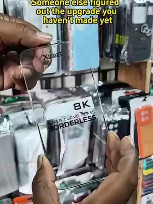 Try this screen protector once, and you’ll love it—because it’s just that easy. Snap it on, and in 15 seconds, you’re done!#foryoupage❤️❤️ #iphone18promax #tiktokmademebuyit #onefish #fyp 