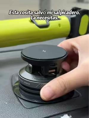Tu móvil se carga solo. Sin cables. En el salpicadero. 📱⚡
 Cargador Lamicall 15W MagSafe USB-C para coche.
 Ventosa de vacío + soporte magnético. Doble puerto.
 Carga inalámbrica rápida. Compatible con iPhone 17 Pro Max, 16, 15, 14.
 Se pega a cualquier superficie lisa. Sin cables. Sin caídas.
 Enlace en la bio 🧲#TikTokShopStockUp#CargadorCoche#CargaInalámbrica #CargaRápida #AccesoriosCoche