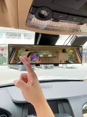¡Este espejo retrovisor con eliminación de punto ciego es imprescindible para cualquier coche! Conduce con mayor seguridad ampliando tu campo de visión. No se necesitan herramientas; simplemente instálalo directamente sobre tu espejo retrovisor actual. #toolupgrade #tiktokmademebuyit #blindspotmirror #caraccessories #rearviewmirror