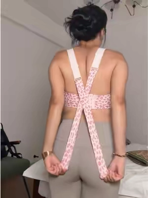 I didn't know wireless could guide posture this well… okayyyyy #tiktokmademebuyit #posturebra #tiktokshopsummersale #sohochic #posture 