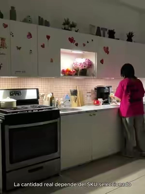 No sé qué existe. Ahora lo necesito.🥹💡#kitchenlights #undercabinetlights #homelighting #lights #cabinetlight 