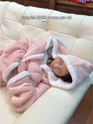 No one can drag me off this heated blanket once the temps drop 😍 #WearableHeatedBlanket #CozyHomeFind #FallEssentials #StealDeal