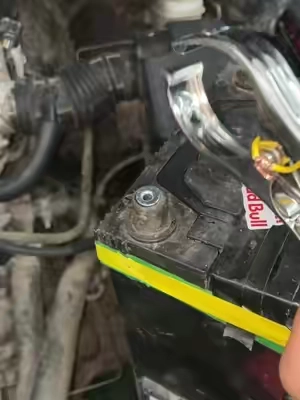 Fixing appliances, installing lights, or handling wiring problems? Stop wasting time looking for tape and extra tools. This quick connector makes every connection much easier.#ElectricRivetGun #MetalWork #DIYTools #CarRepair #DIY 