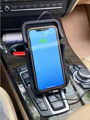 ⚡️🚗Simplemente coloque su teléfono para cargarlo: esta alfombrilla inalámbrica antideslizante se carga automáticamente mientras conduce, ¡sin complicaciones!  #caraccessories #tiktokmademebuyit #fastcharger #phonecharger #toolupgrade 