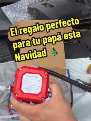 🎄 ¿No sabes qué regalarle a papá esta Navidad? Regálale algo que de verdad va a usar. 🔥🔧 Si tu papá todavía cambia el aceite tirado en el suelo, esta bomba le va a encantar. 😂 Enchúfala a la batería, mete el tubo por la varilla del aceite, prende el interruptor y deja que la bomba haga el trabajo. 12V, 80W y autocebante, perfecta para cambios de aceite en autos, camiones, RVs y barcos. Nada de gato, nada de bandeja de aceite y, sobre todo, nada de terminar con la espalda contra el frío cemento. 🎁 Un regalo práctico que papá realmente va a usar. Si todavía está disponible, yo no me lo pensaría dos veces. 🔥 #RegaloParaPapa #RegaloDeNavidad #OilExtractor #OilChange #CarTools