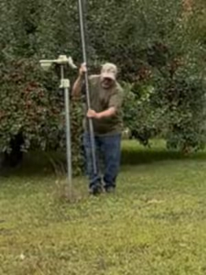 Vevor makes a beautiful 25 foot flagpole. These really dress up the yard. Right now there’s free shipping and a great price. Click on the orange shopping cart below and get yours while they’re still in stock. ##flag##flagpole##USA##fourthofjuly##America