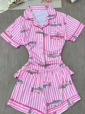 The little fish print is honestly so cute. I love a pajama set that feels fun without trying too hard.🐠🐟🎀 #spotlightfinds #sleepwear #Pajamas #Loungewear #homewear 