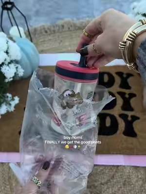 The leakproof kids cups with cool boy prints 😮‍💨 #kidscups #kidscups #leakproof #boymom 
