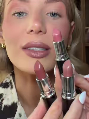 My favvv lipstick formula EVER & these shades are SO good🤌🏼 @M.A.C Cosmetics Store #lipcombo #lipgloss #tiktokshopcosmetics #ttsbeautybesties #BeautyTok 