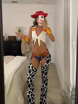 In looove! @Dolls Kill  #outfitinspo #costume #halloween #TikTokshopbacktoschool #ideas 