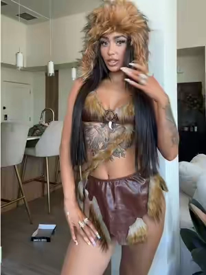 Cave woman costume inspo #costumeinspo #costumeideas #lethalcostume #cavewoman 