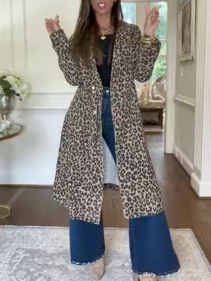 The hero piece to any basic outfit is this leopard print trench coat! Such a great piece for fall and winter. @CHOUYATOU #coat #trenchcoat #leopardcoat #falloutfits 