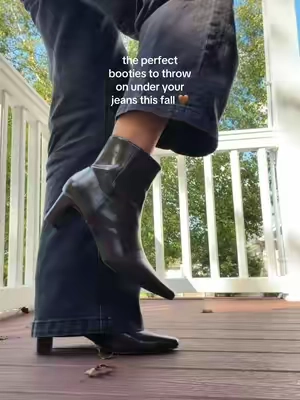 the best combo!! 🍂✨ #fallvibes #ankleboots #falldealsforyou #leatherboots #falloutfitinspo 