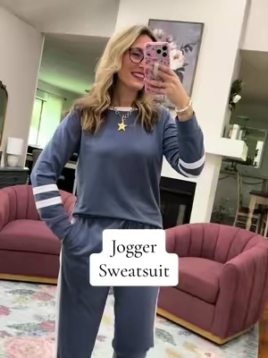 Super comfy jogger style sweatsuit! I’m in my true size medium. @WIHOLL FASHION 
