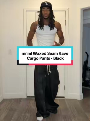 These pants are so fly and aesthetically pleasing it’s crazy 🥶 #cargopantsoufit #cargopants #blackpants #tiktokshopfalldealsforyou #streetwearfashion 