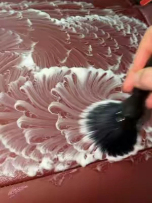 Replying to @Yolanda Centeno foams up like crazy too #blacklinecarcare #carcleaning  #cardetailing #cardetailingbrush #cardetailingproducts 