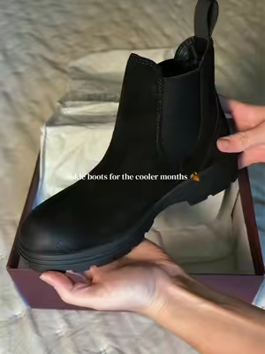 Umm OBSESSED… and they are memory foam 🤭✨ #cushionaire #ankleboots #falloutfits #womensshoes #fallshoes 