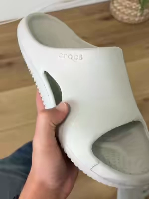 #crocsslides #crocsmellowrecoveryslides #crocs #tiktokshopcreatorpicks 