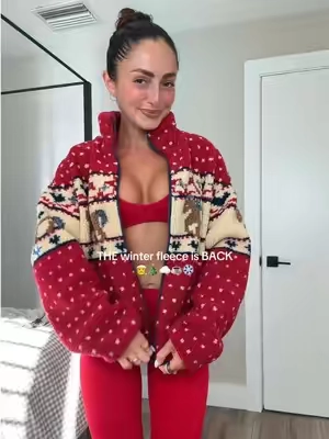 THE VIRAL FLEECE IS BACK!!!!!!!!!! ❄️☕️☁️✨🎄☃️Yes it’s September but this sold out last year & restocked wayyyy to late so you betttt im getting it now!!!!! @CiderEssentials @Cider USA #winterfleece #fleece #fallfashion 