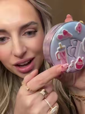 Ahhhhh so cute I loved decorating it!! #cushionfoundation #foundationroutine #alldaymakeup #banilaco @BANILA CO GLOBAL 