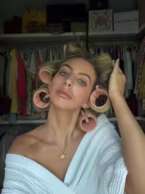 nothing a little cc color corrector can’t handle #storytime #workmakeup #worklife #colorcorrection 