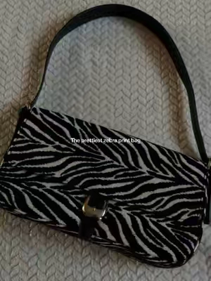 Obsessed with this bag #animalprintbag #pursecollection #pursetok #tiktokshopfind #foryoupage 