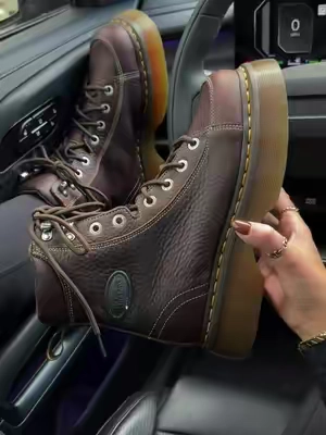 @Tillys #drmartens #docmartens #boots #combatboots #tiktokshopstockup 