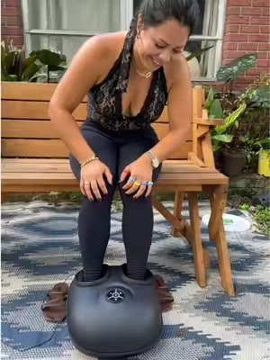 Unlimited Foot massage for life 😳 @Nekteck #footmassager #shiatsumassage #footmassage #footpain #tiktokshopcreatorpicks 