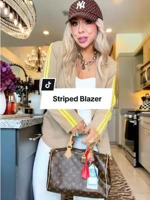 This is a good one🤌🏻 perfectly oversized @Cicy Bell @Cicy Bell shop #oversizedblazer #blazeroutfit #midsizeoutfits #falloutfits #tiktokshopstockup 
