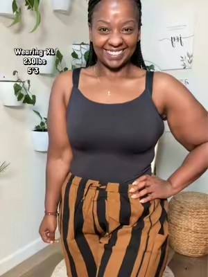 When you want a smoothing tank top that actually smooths 👏🏾 @Shapermint #shapewear #curvyfashion #apronbelly #tiktokshopcreatorpicks 