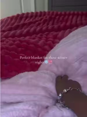 Be feeling like I’m laying on a cloud  frl😭🎀 #bigblanket #softblankets #fypシ゚viral #contentcreator  #CapCut 