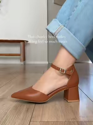 This brown is basically made for fall #heels #chunkyheels #fallshoes #falloutfits #fallstyle 
